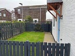 22 Longstone Park