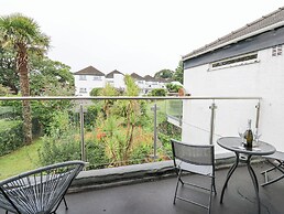 36 Coedrath Park