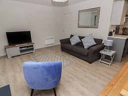 16 Coedrath Park