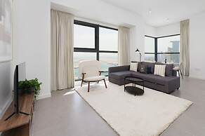 Modern Panoramic Sea View Apt on Al Reem Island
