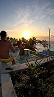 Aluna Beach Apartments