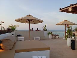 Aluna Beach Apartments