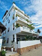 Aluna Beach Apartments