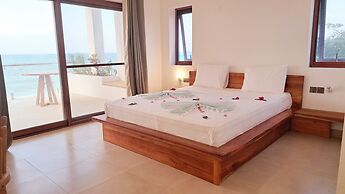 Aluna Beach Apartments