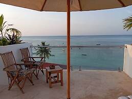 Aluna Beach Apartments