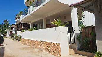 Aluna Beach Apartments