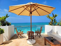 Aluna Beach Apartments