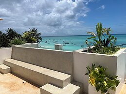 Aluna Beach Apartments