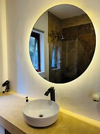 Aluna Beach Apartments