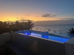 Aluna Beach Apartments