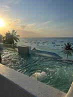 Aluna Beach Apartments