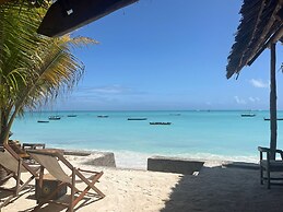 Aluna Beach Apartments