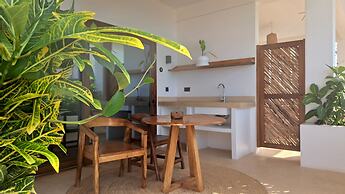 Aluna Beach Apartments