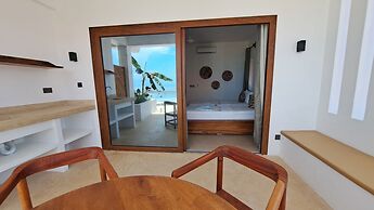 Aluna Beach Apartments