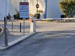 1-bed - Sleeps 4 - Free Parking