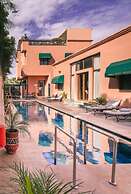 Yanis Guest House