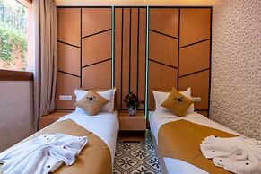 Yanis Guest House