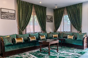 Yanis Guest House