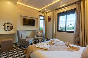 Yanis Guest House