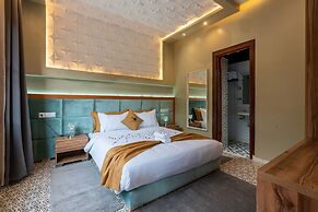Yanis Guest House