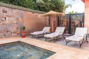 Yanis Guest House
