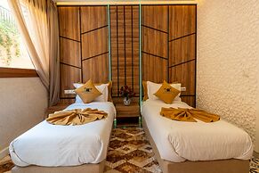 Yanis Guest House