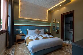 Yanis Guest House