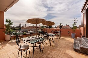Yanis Guest House