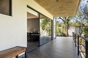 Casa con amplia terraza y jacuzzi