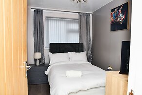 stylish 6 bed home