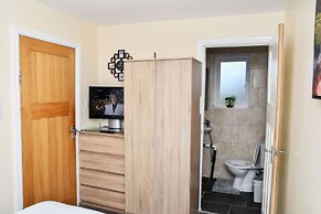stylish 6 bed home