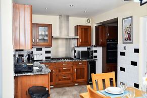 stylish 6 bed home