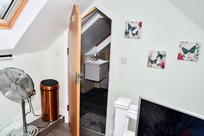 stylish 6 bed home