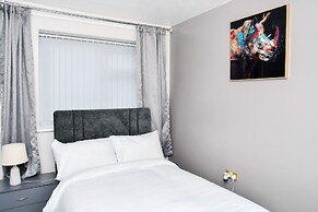stylish 6 bed home