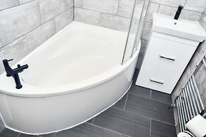 stylish 6 bed home