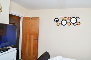 stylish 6 bed home