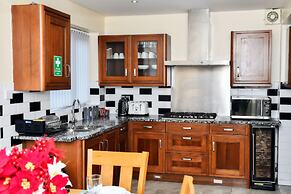 stylish 6 bed home