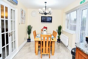 stylish 6 bed home