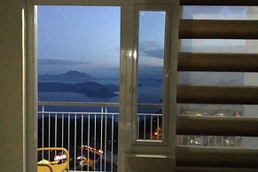 Blowing In The Wind Tagaytay