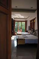 Vang Vieng Romantic Mountain View Resort