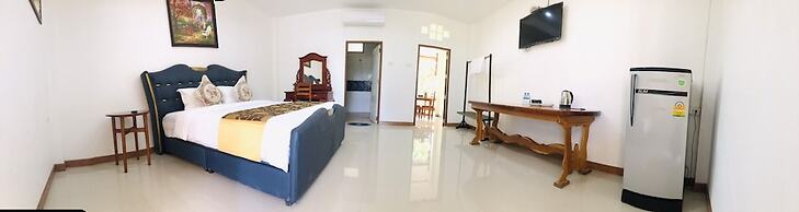 Vang Vieng Romantic Mountain View Resort