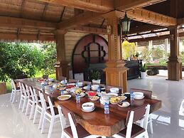 Vang Vieng Romantic Mountain View Resort