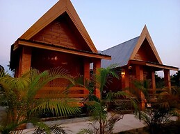 Vang Vieng Romantic Mountain View Resort