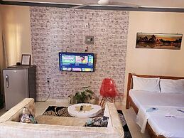 Lux Suites La Vida Studio Apartment