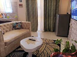 Lux Suites La Vida Studio Apartment
