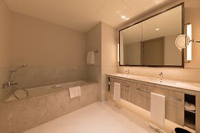 Comfortable 2BR Address Harbour Point