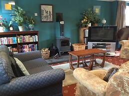 Lowri Cottage Hotel