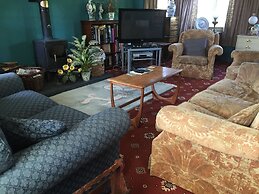 Lowri Cottage Hotel