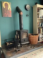Lowri Cottage Hotel