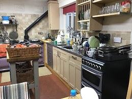 Lowri Cottage Hotel